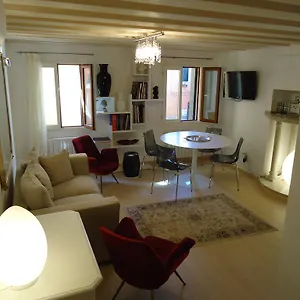Ca' Dei Carpini Apartment